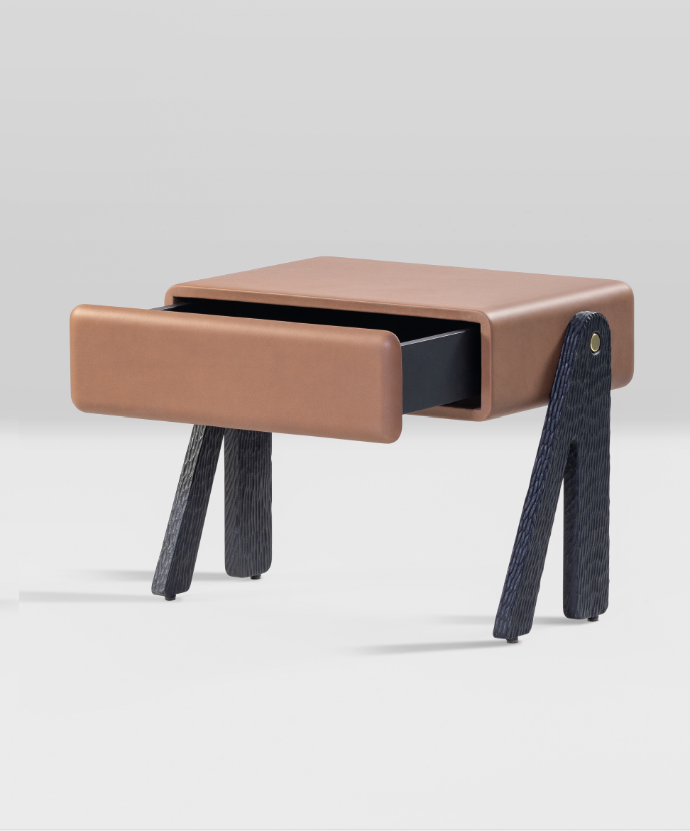 WRIVER-BEN BED SIDE TABLE